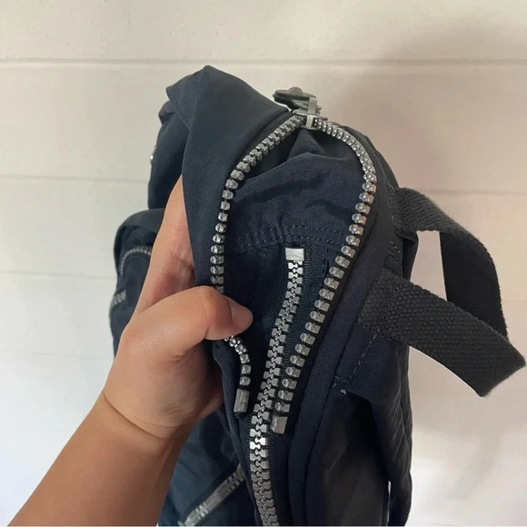 EUC Kipling Hal Large Expandable Unisex Backpack in Dark Blue - Picture 8 of 13